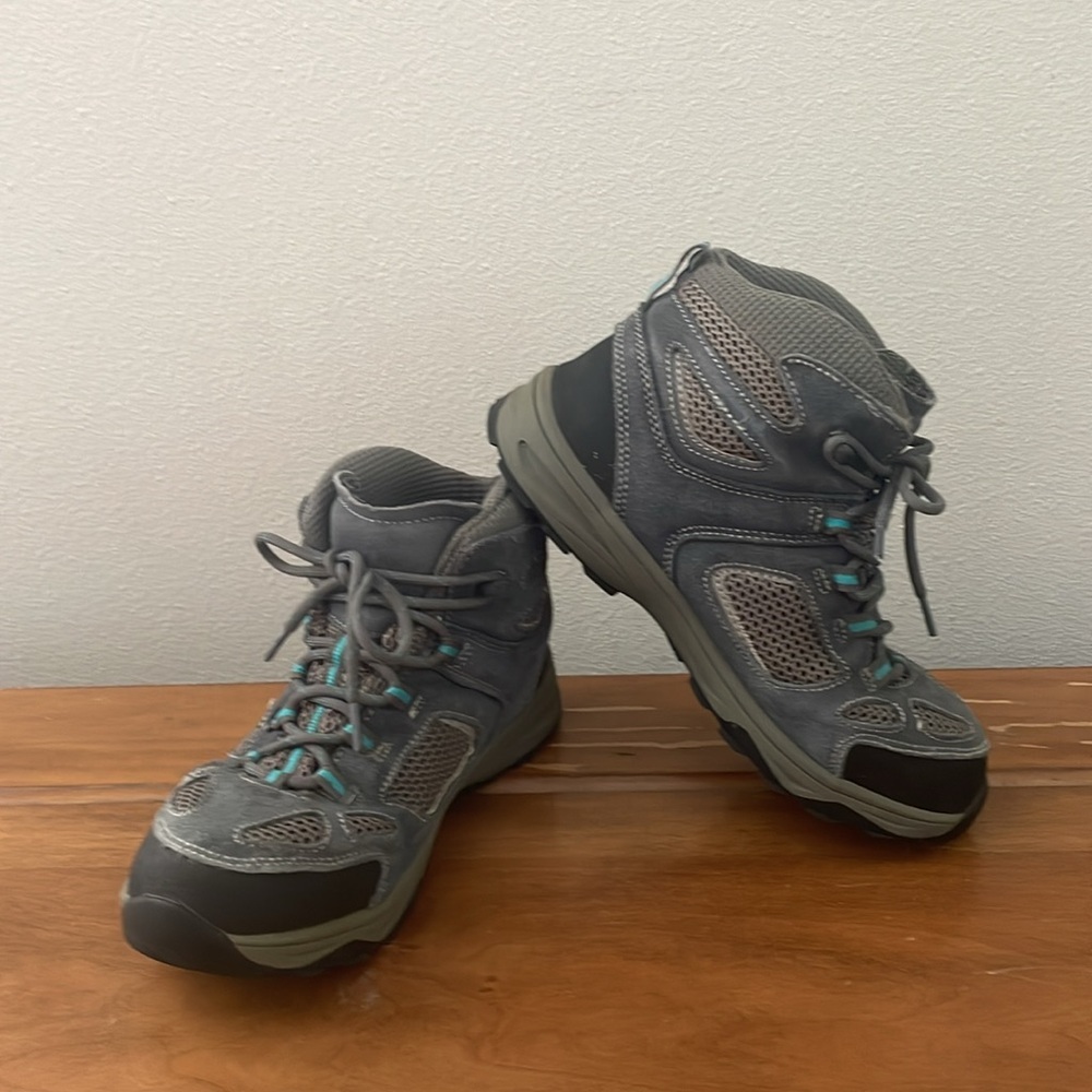 Vasque Breeze lll Ultra Dry Hiking Boots Size 6